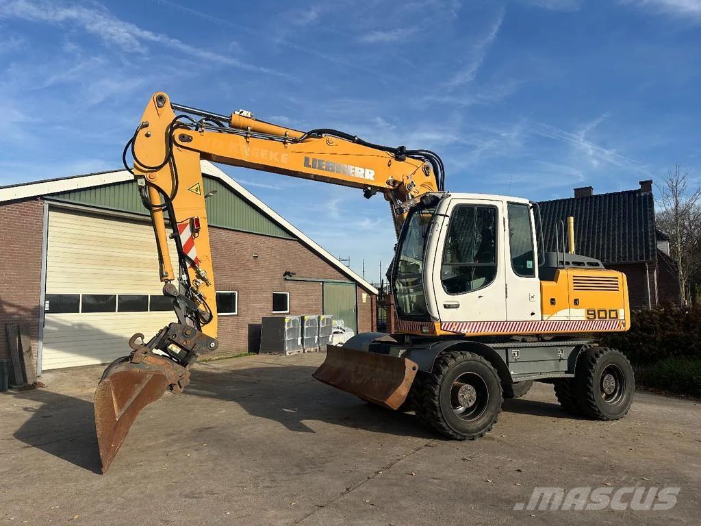 Liebherr A900 C  휠 굴삭기