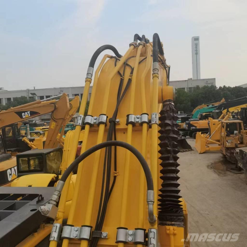 Komatsu PC 220-8 대형 굴삭기 29톤 이상