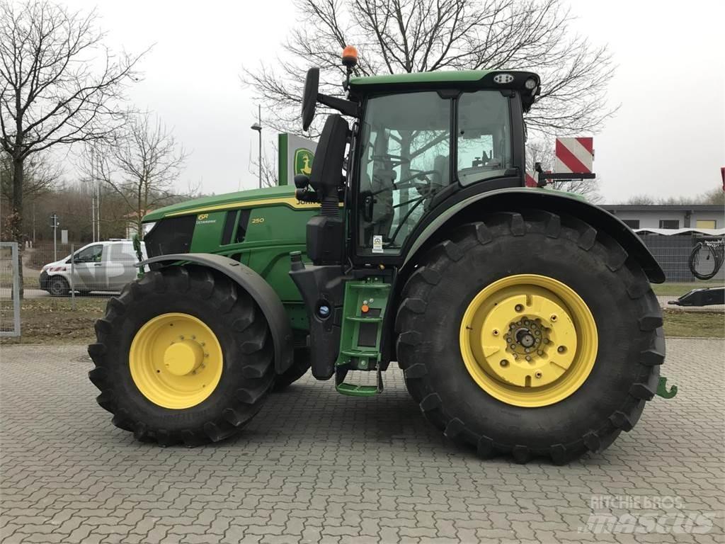 John Deere 6R 250 트랙터