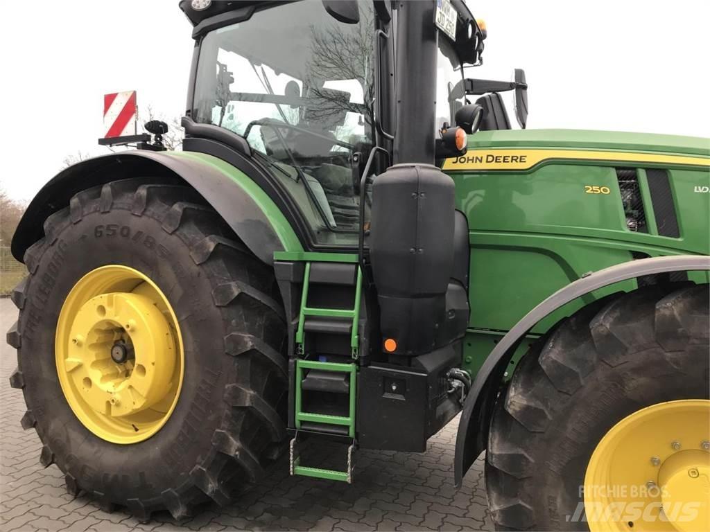 John Deere 6R 250 트랙터