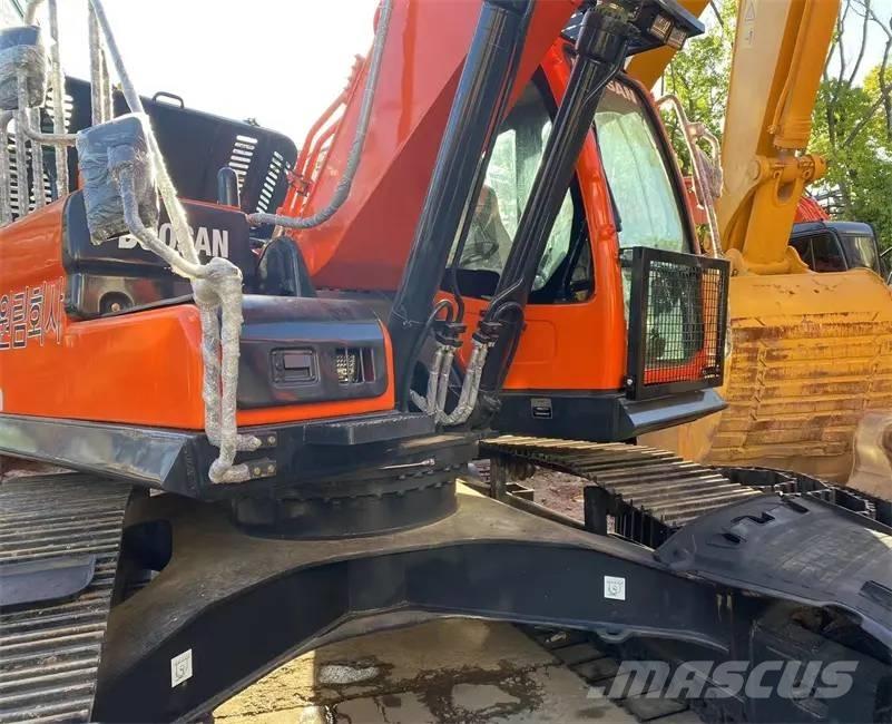 Doosan DX300LC-9C 대형 굴삭기 29톤 이상