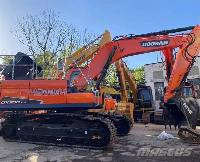 Doosan DX300LC-9C 대형 굴삭기 29톤 이상