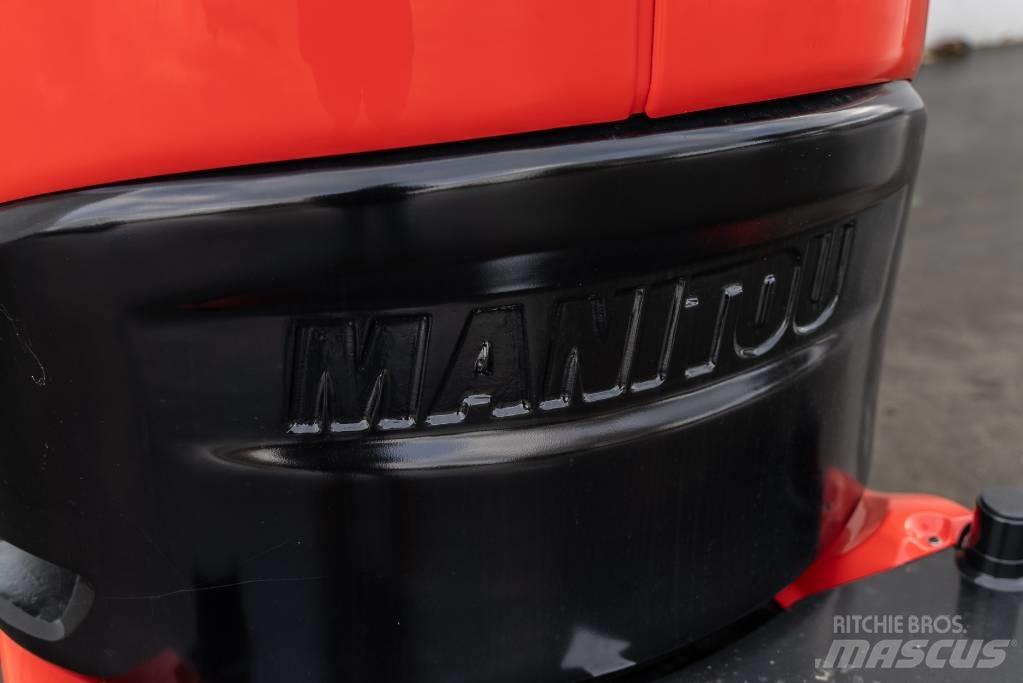 Manitou 100 VJR 인원/화물 앨리베이터