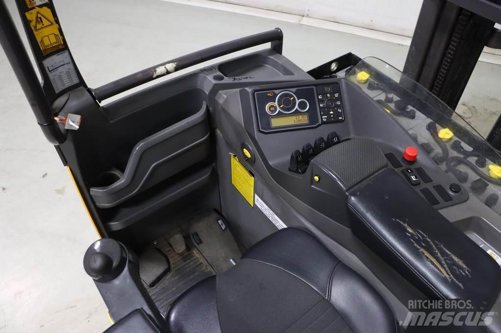 Atlet UMS200D 리치 트럭