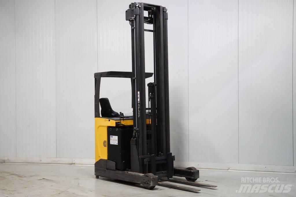 Atlet UMS200D 리치 트럭