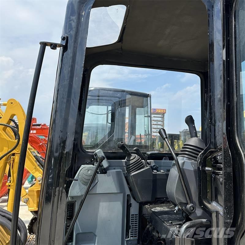 CAT 303.5 E 소형 굴삭기 7톤 미만