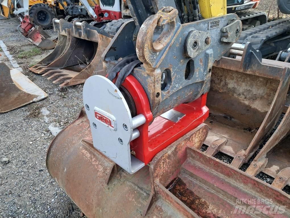 Neuson 8003 중형굴삭기 7톤-28톤