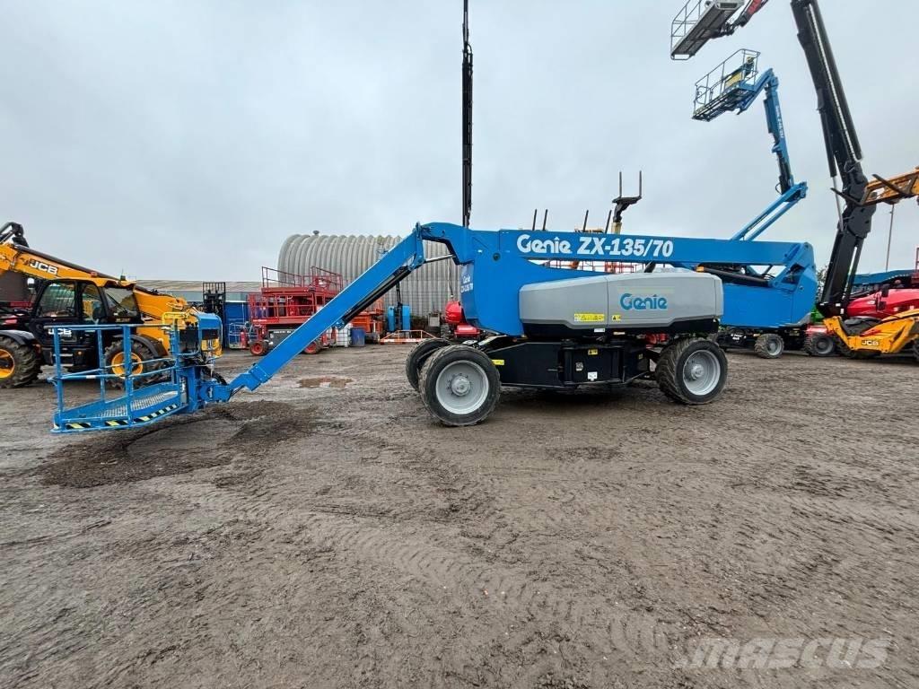 Genie ZX 135/70 관절형 전동이동 리프트