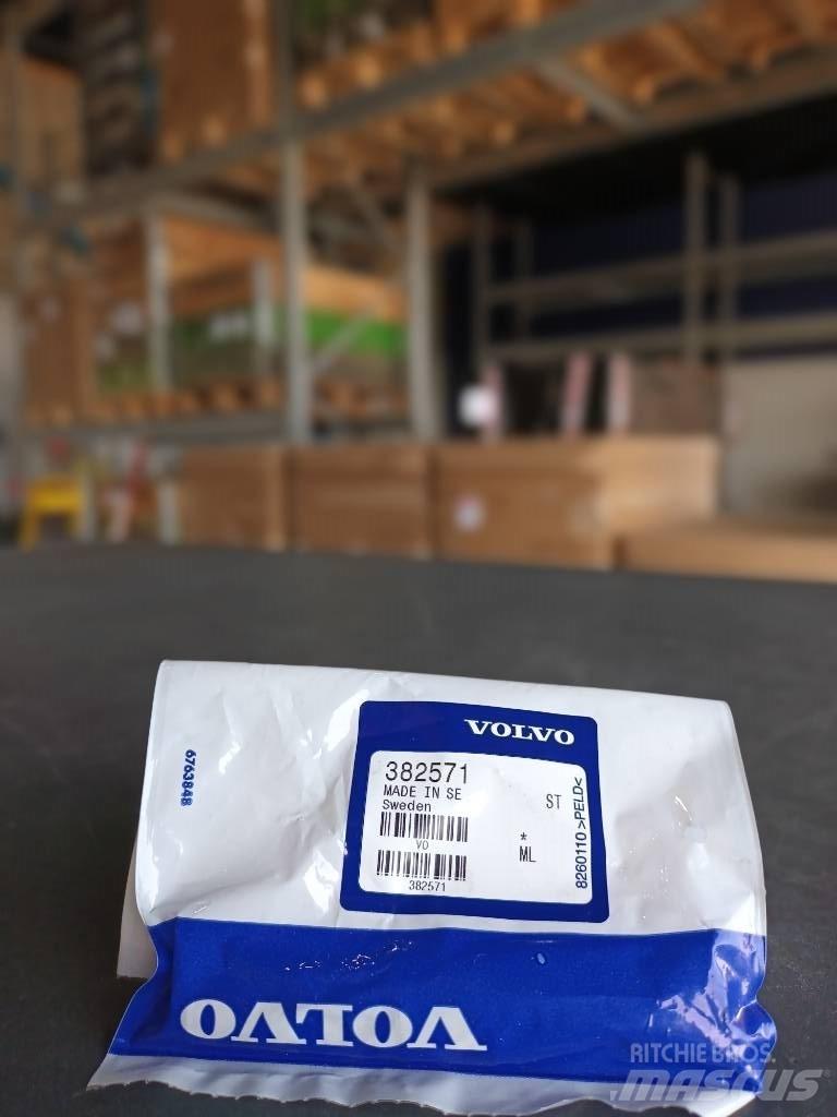 Volvo PIN 382571 엔진