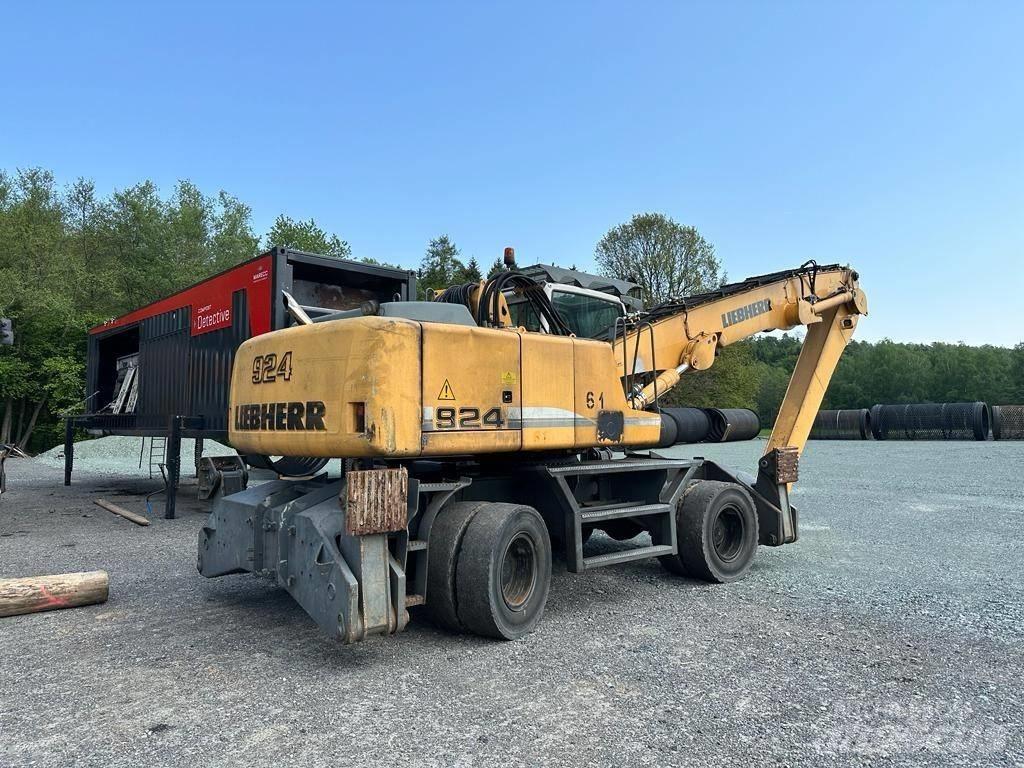 Liebherr A 924C-HD  휠 굴삭기