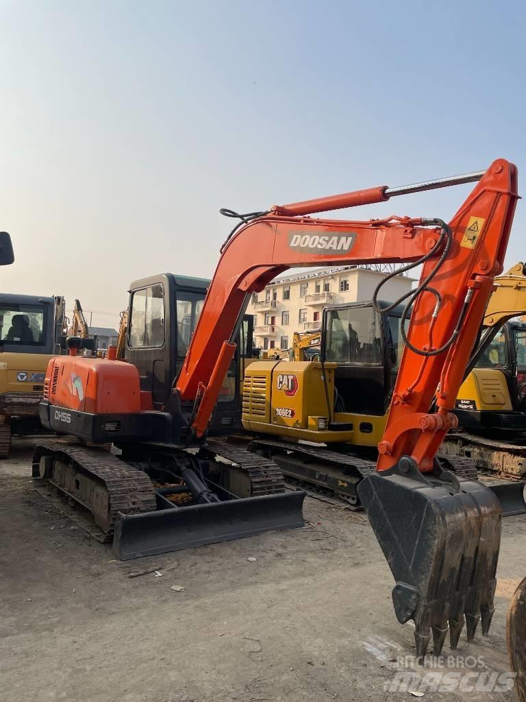 Doosan DH 55 소형 굴삭기 7톤 미만