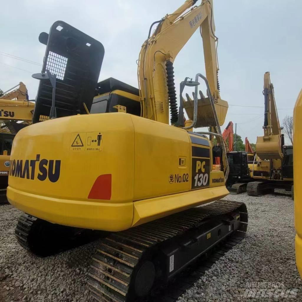 Komatsu PC 130 대형 굴삭기 29톤 이상