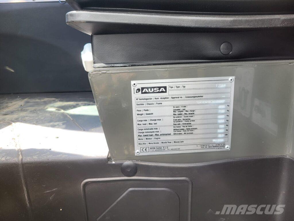 Ausa T235H 텔레스코픽 휠 로더