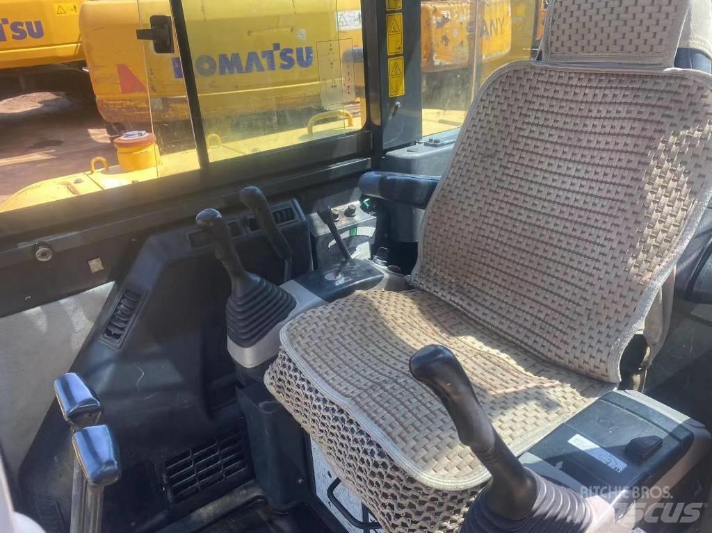 Komatsu PC56 대형 굴삭기 29톤 이상