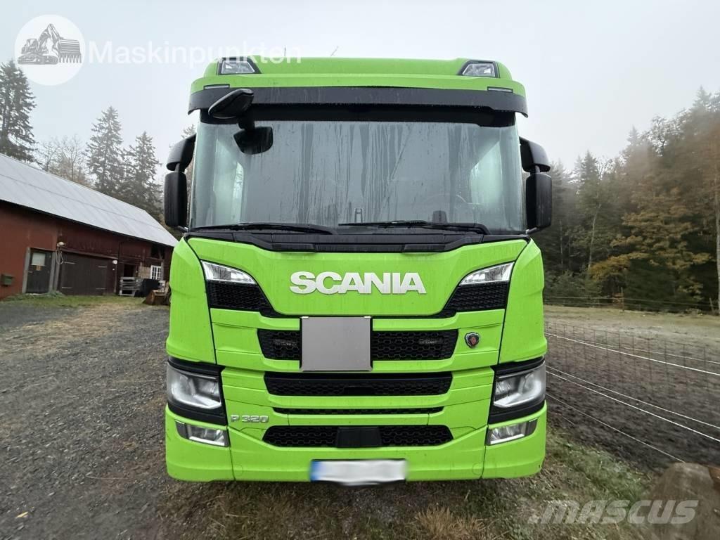 Scania P 320 탑차 트럭