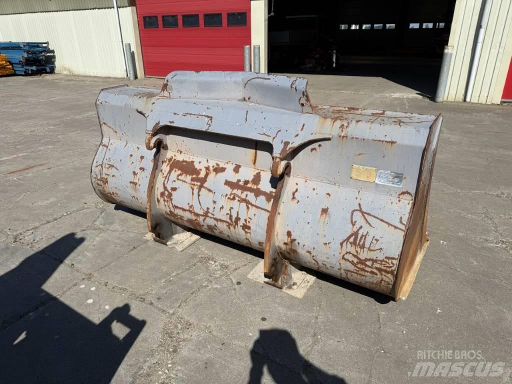 CASE 621 D  휠로우더
