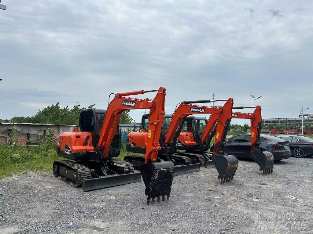 Doosan DX60-9 소형 굴삭기 7톤 미만