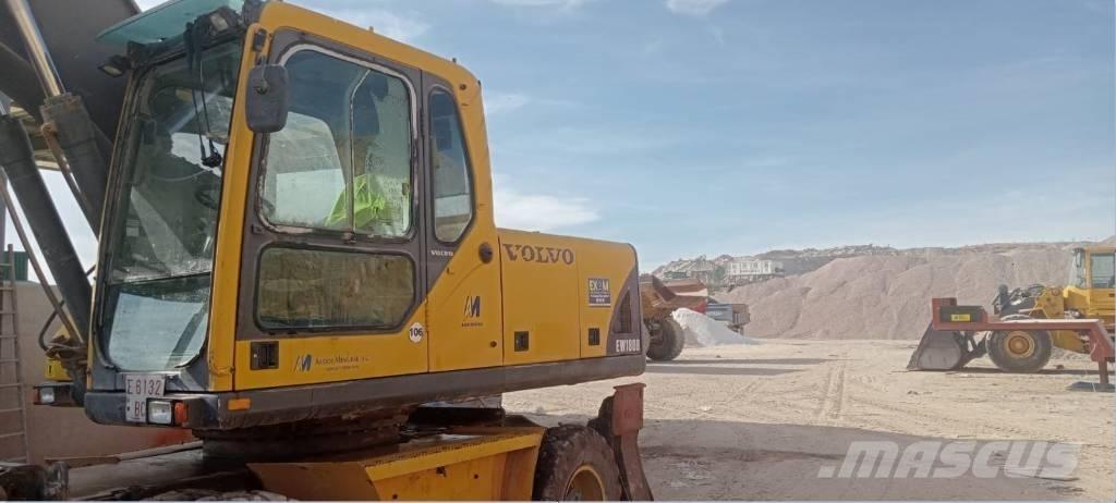 Volvo 180 Giratoria  휠 굴삭기