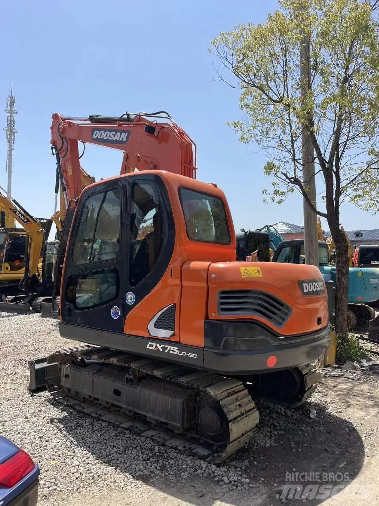 Doosan DX75 소형 굴삭기 7톤 미만