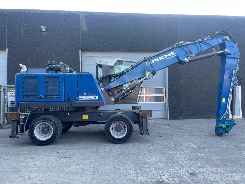 Fuchs MHL320F 폐기물/산업 처리기