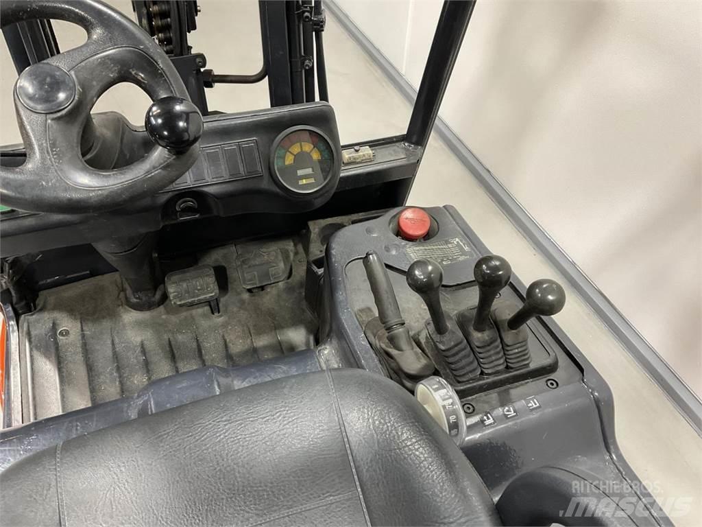 Linde E16C 전동 지게차