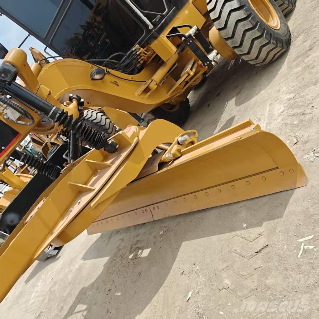 CAT 140 H 대형 굴삭기 29톤 이상