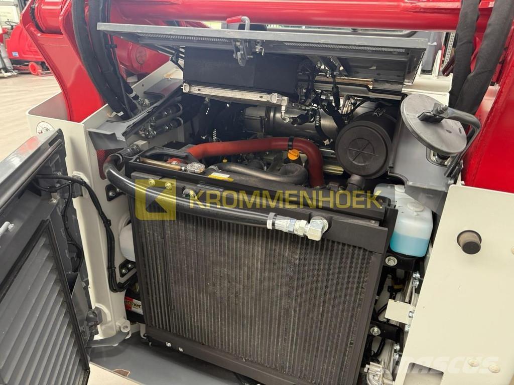 Takeuchi TL 12V-2  스키드로더