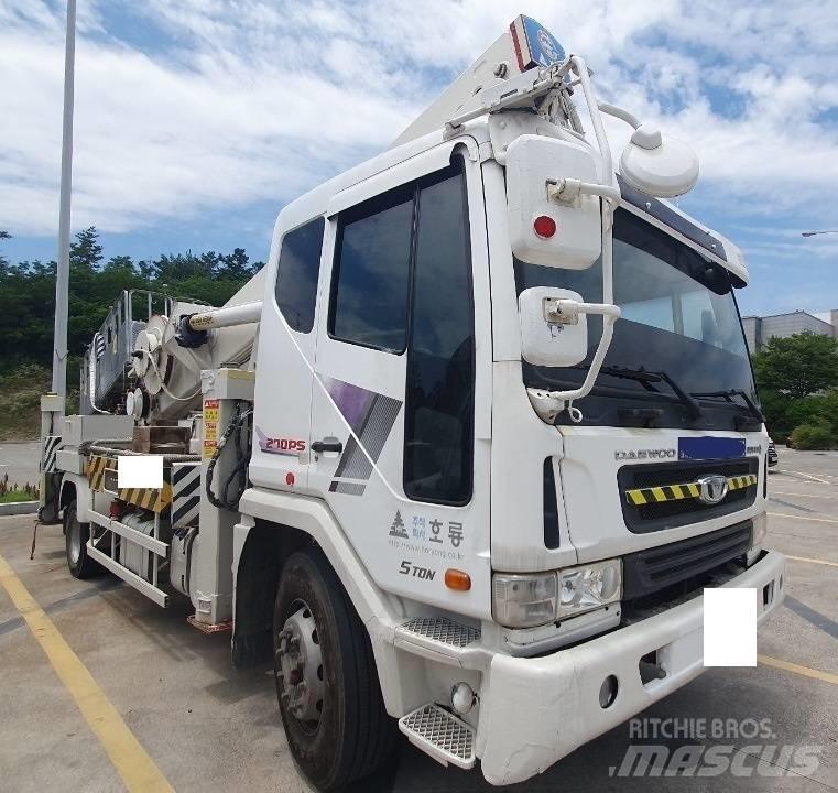 Horyong SKY450 트럭 탑재 고소작업대