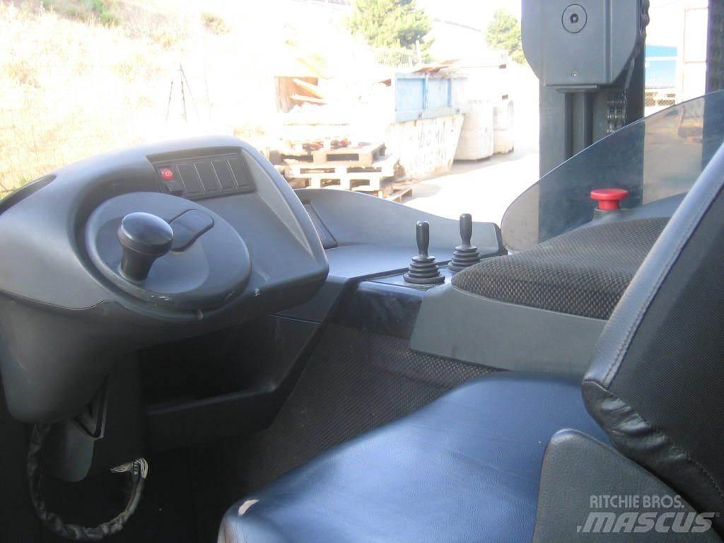 Linde R14 03 리치 트럭