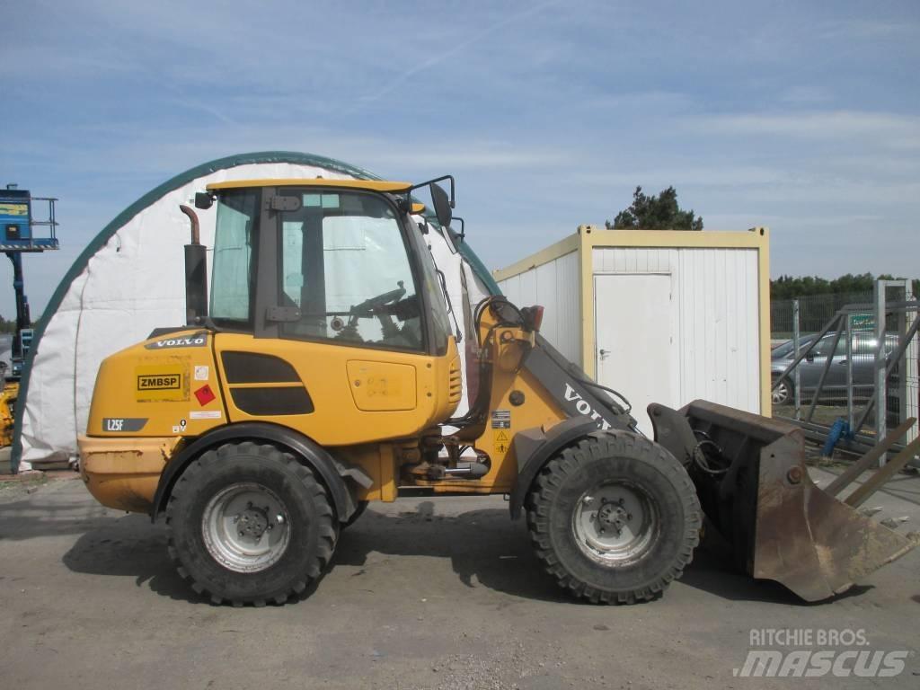 Volvo L 25 F  휠로우더