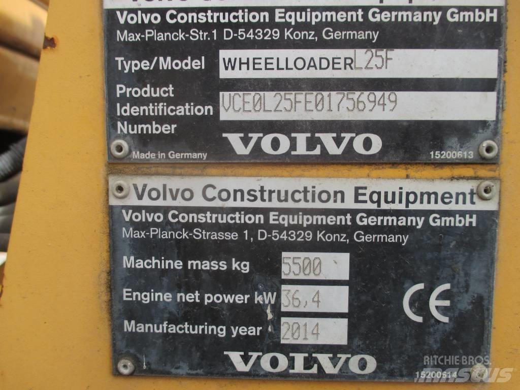 Volvo L 25 F  휠로우더