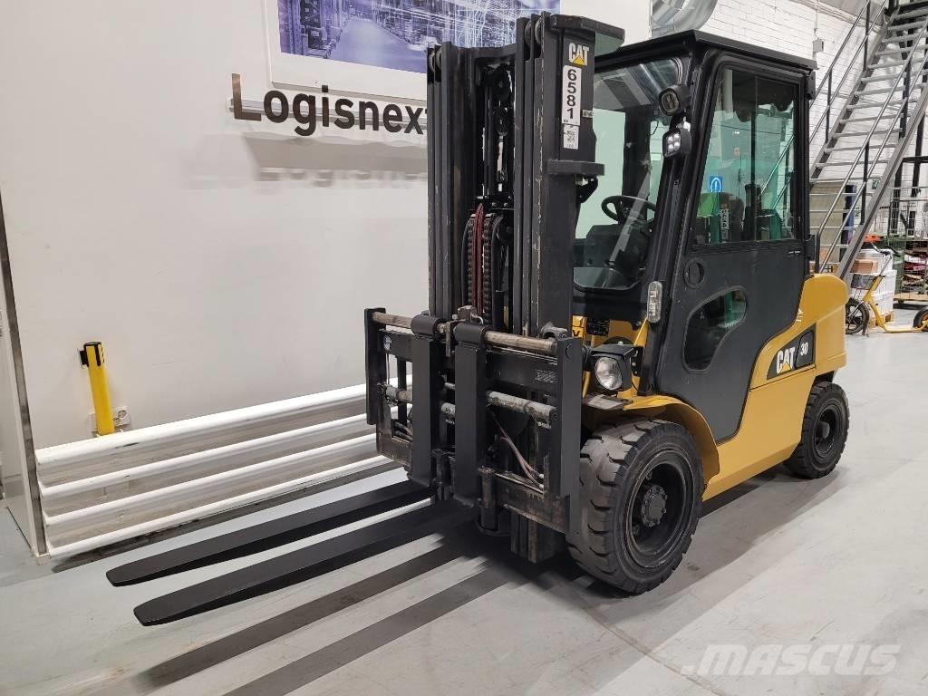 CAT DP 30 N 디젤 지게차