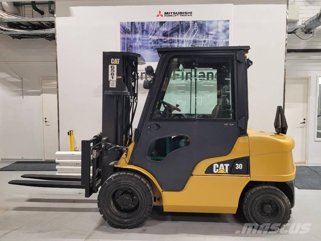 CAT DP 30 N 디젤 지게차