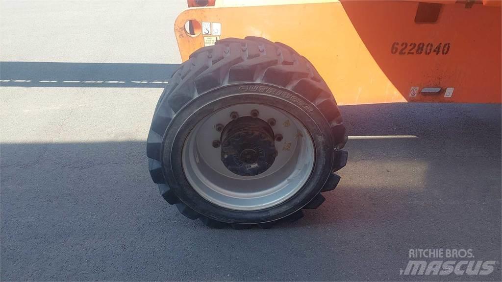 JLG 860SJ 견인식 전동이동 리프트