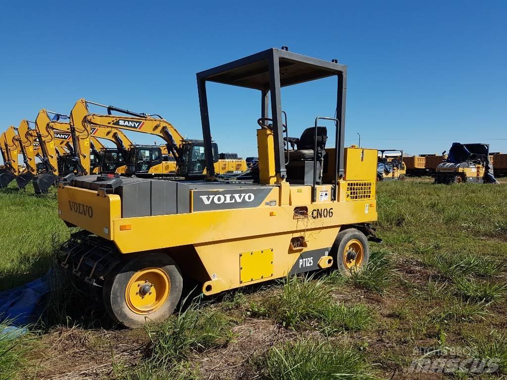 Volvo PT125 공기 타이어 롤러