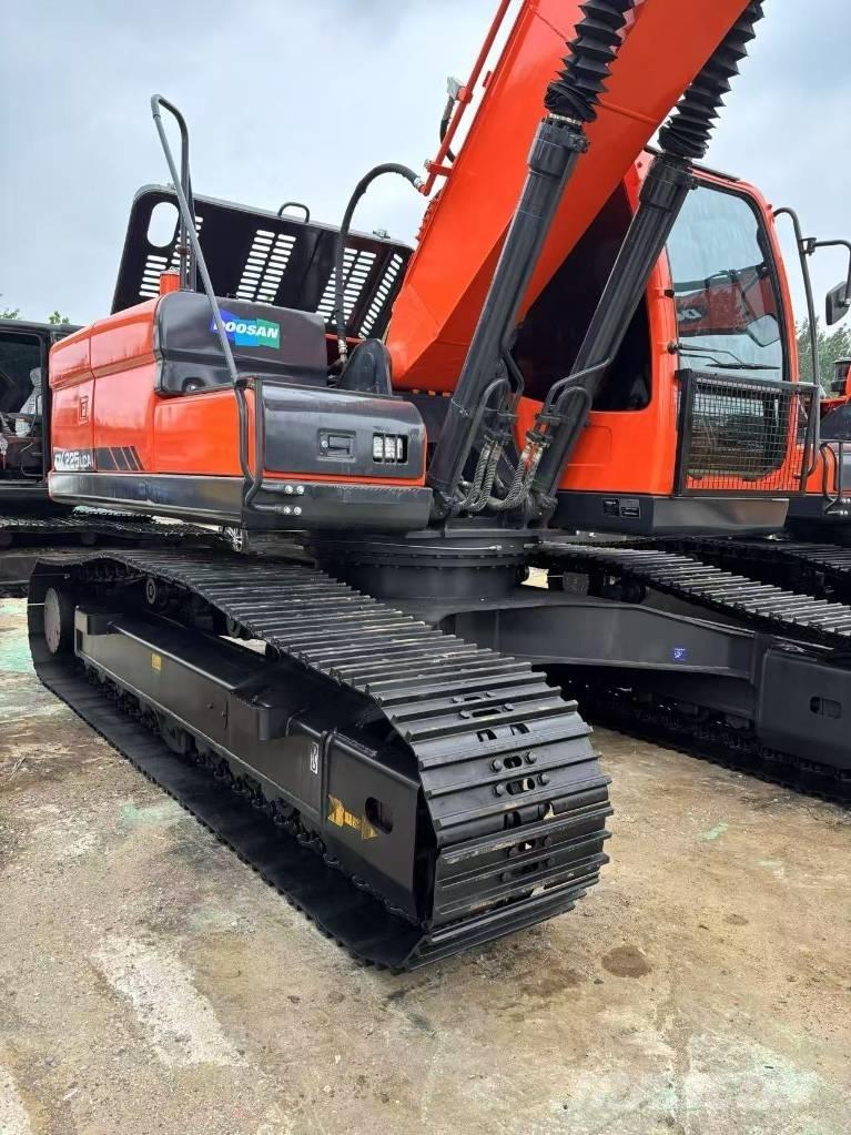Doosan 225 LCA 대형 굴삭기 29톤 이상