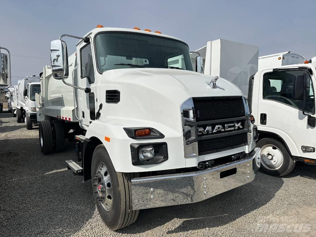 Mack MD7 폐기물 수거 트럭