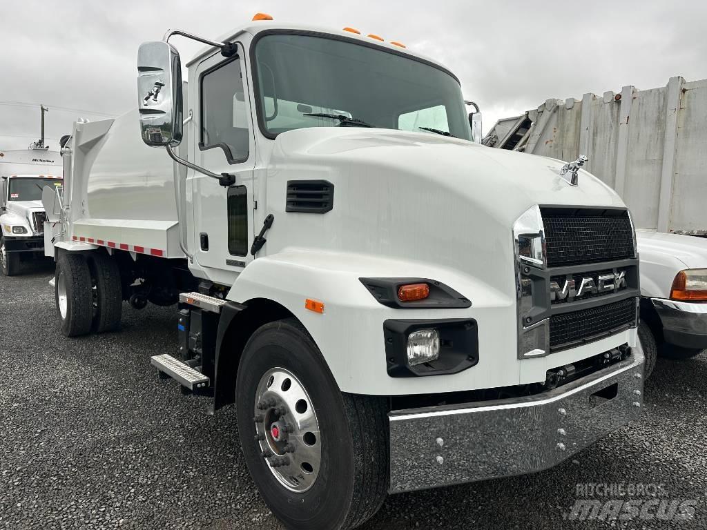 Mack MD7 폐기물 수거 트럭
