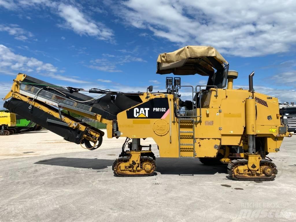 CAT PM 102 C 아스팔트 콜드 밀링 기계