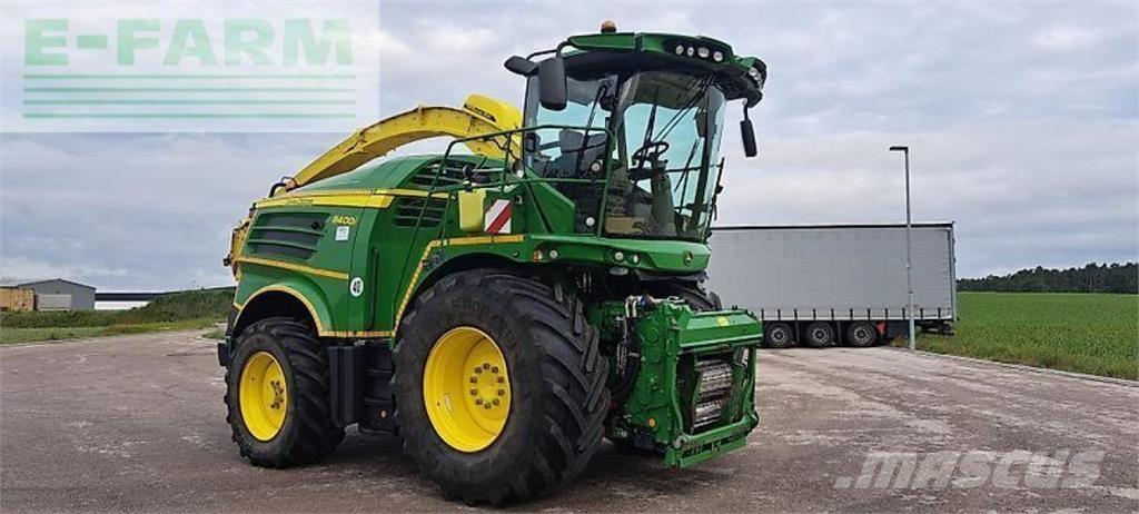 John Deere 8400 자동 초지기계