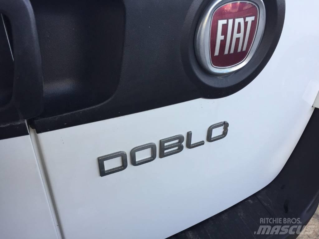 Fiat Doblo Cargo 패널 화물차