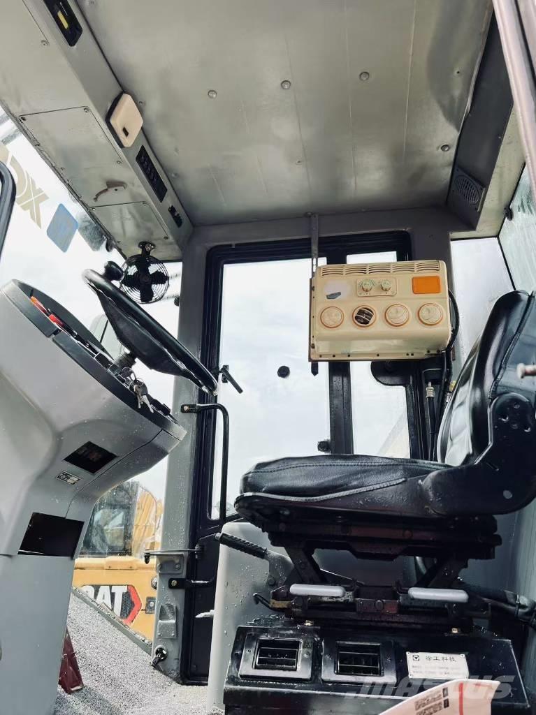 XCMG XS 223 J 싱글 드럼 롤러