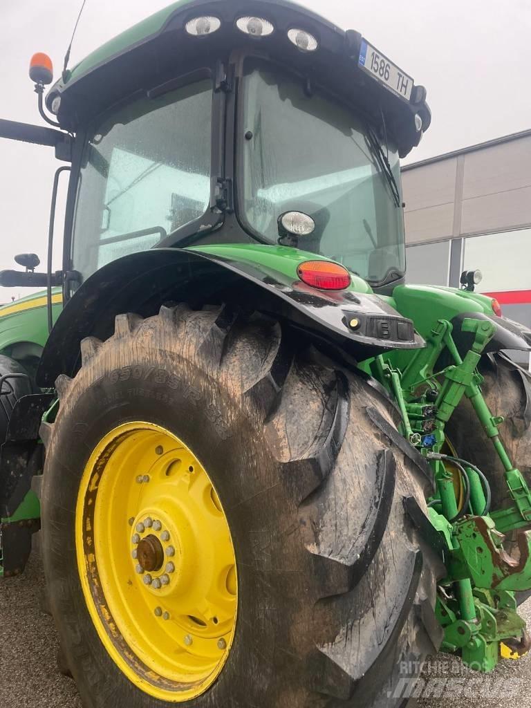 John Deere 8310 R 트랙터