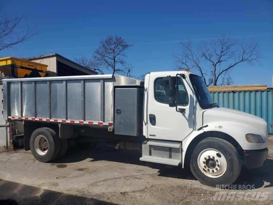Freightliner M2 덤프 트럭