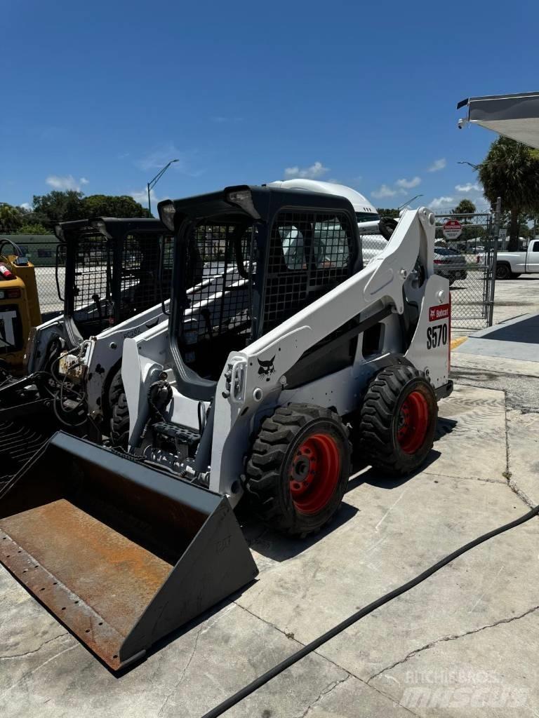 Bobcat S570  스키드로더