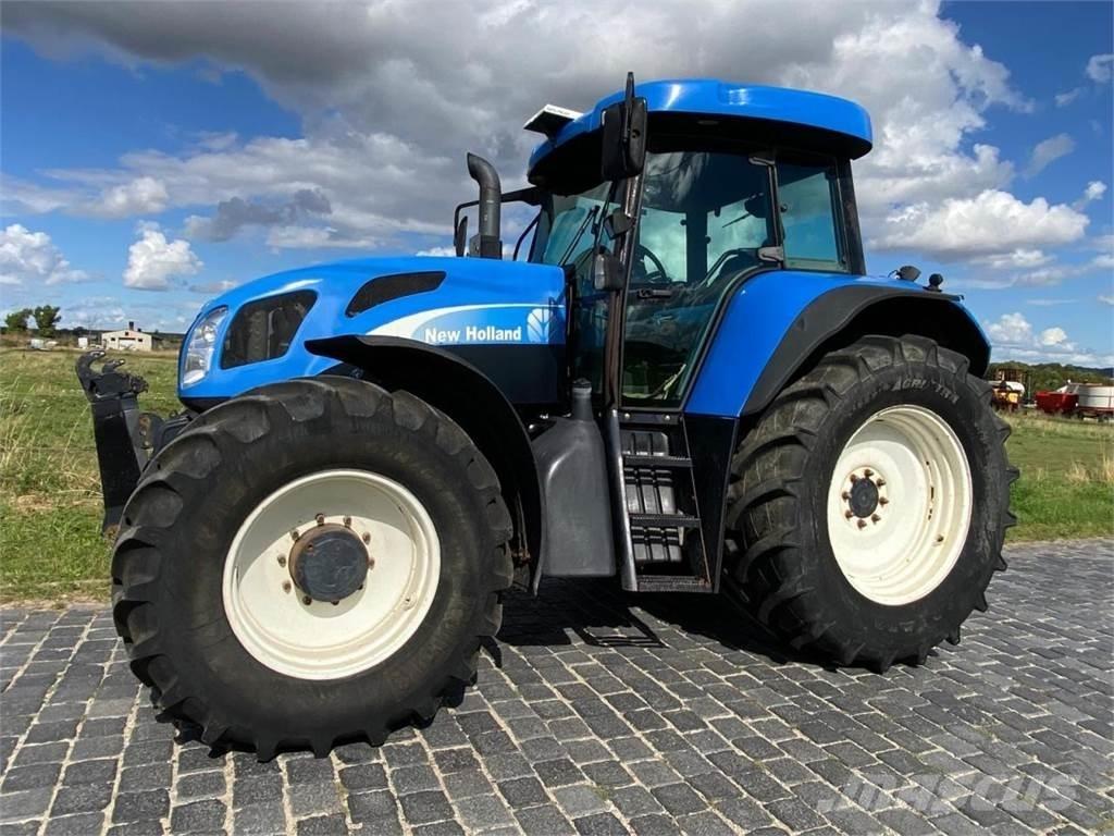 New Holland T 7055 트랙터