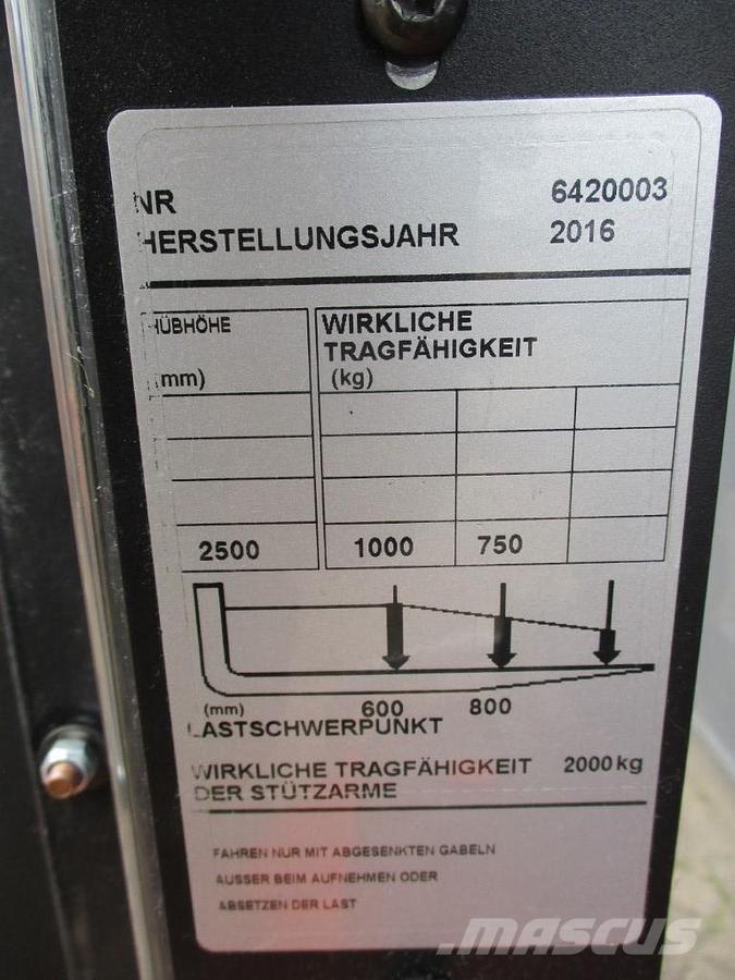 BT SPE200D 로우 리프터(승강대 포함)