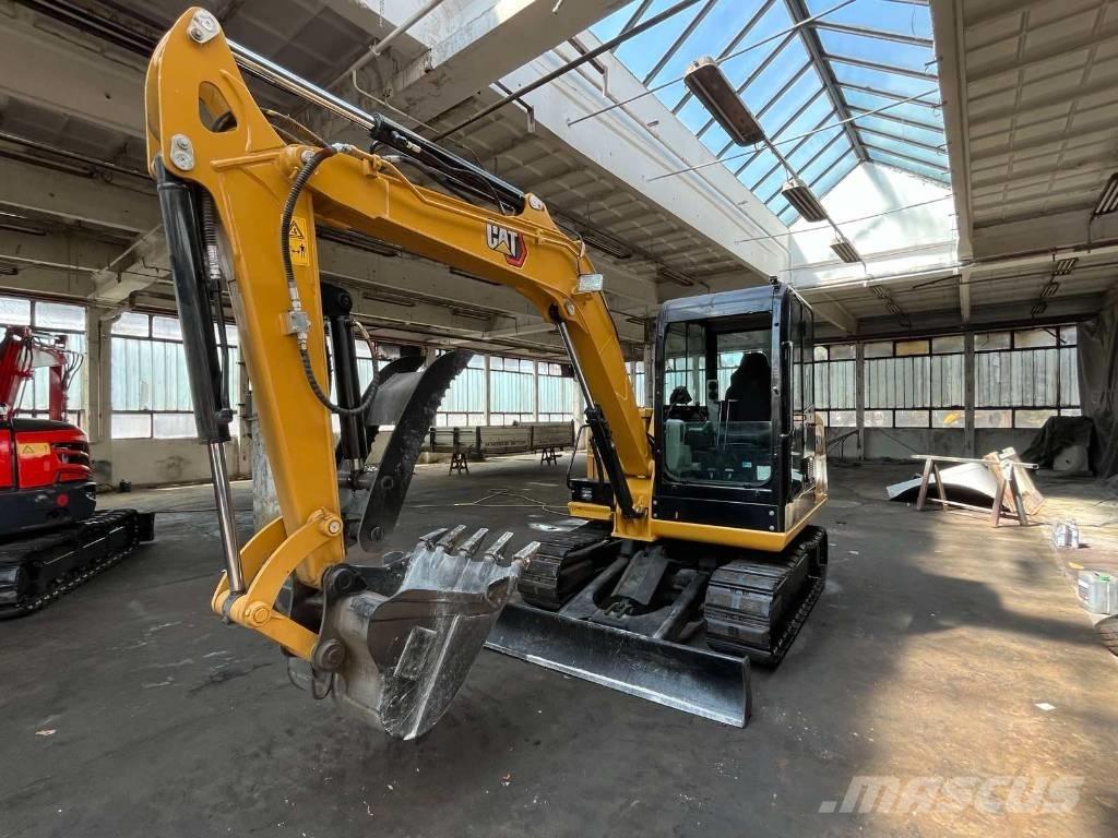 CAT 305.5 E2 소형 굴삭기 7톤 미만