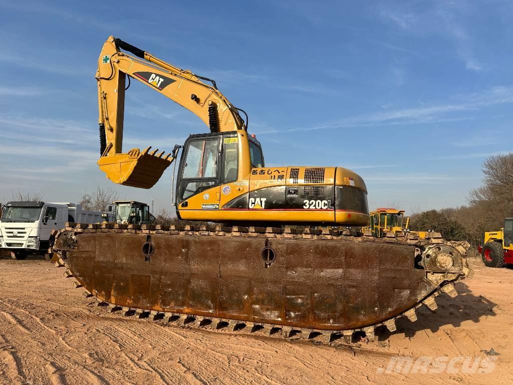 CAT 320 C L 수륙양용 굴삭기
