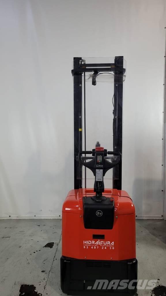 BT SPE 125 보행식 리치 지게차